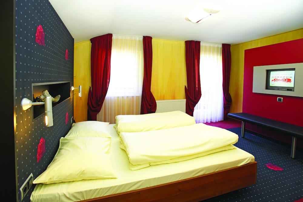 Hotel Vitaloase Zu Den Drei Bruedern Unken Bagian luar foto
