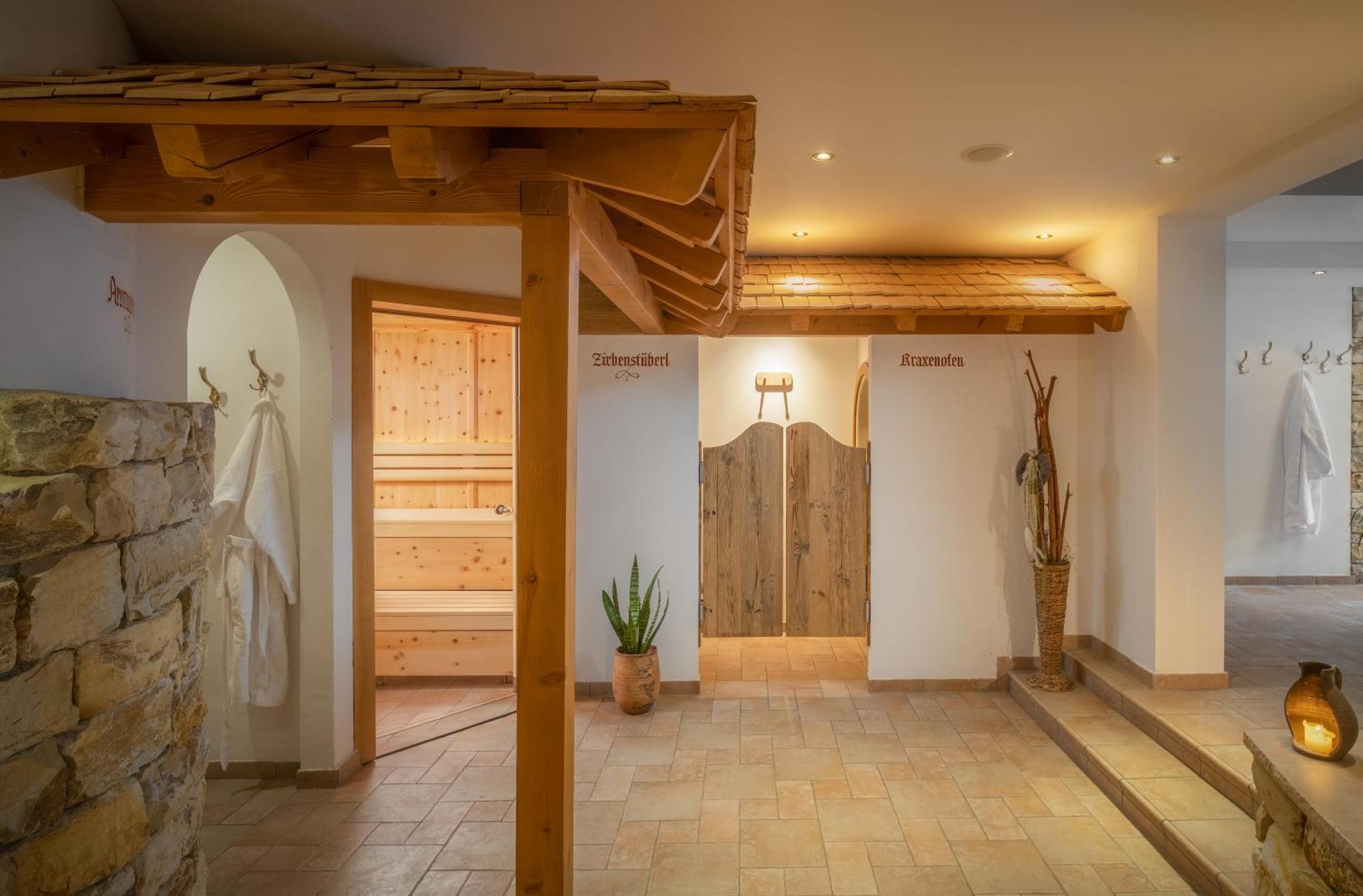 Hotel Vitaloase Zu Den Drei Bruedern Unken Bagian luar foto