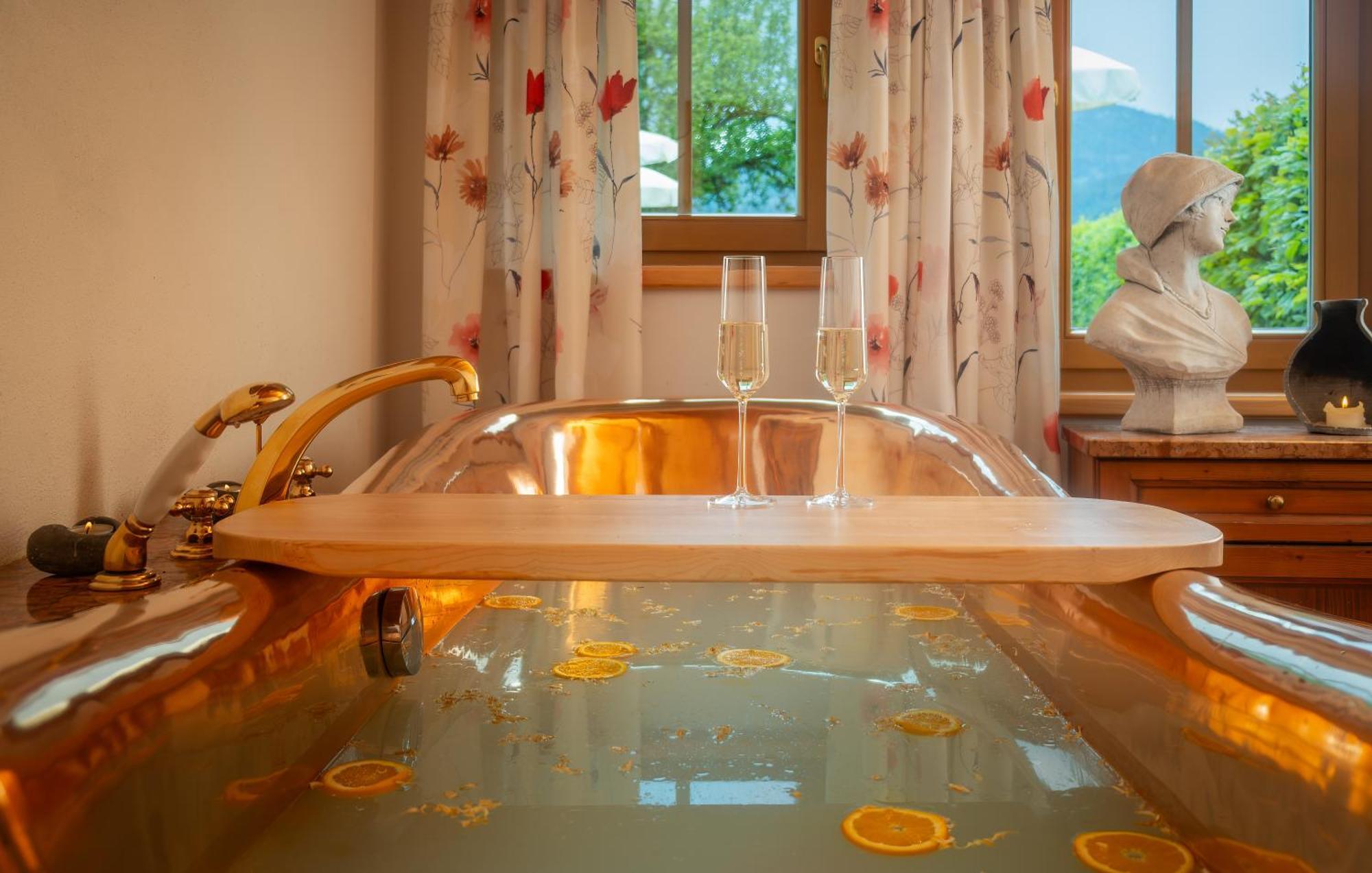 Hotel Vitaloase Zu Den Drei Bruedern Unken Bagian luar foto