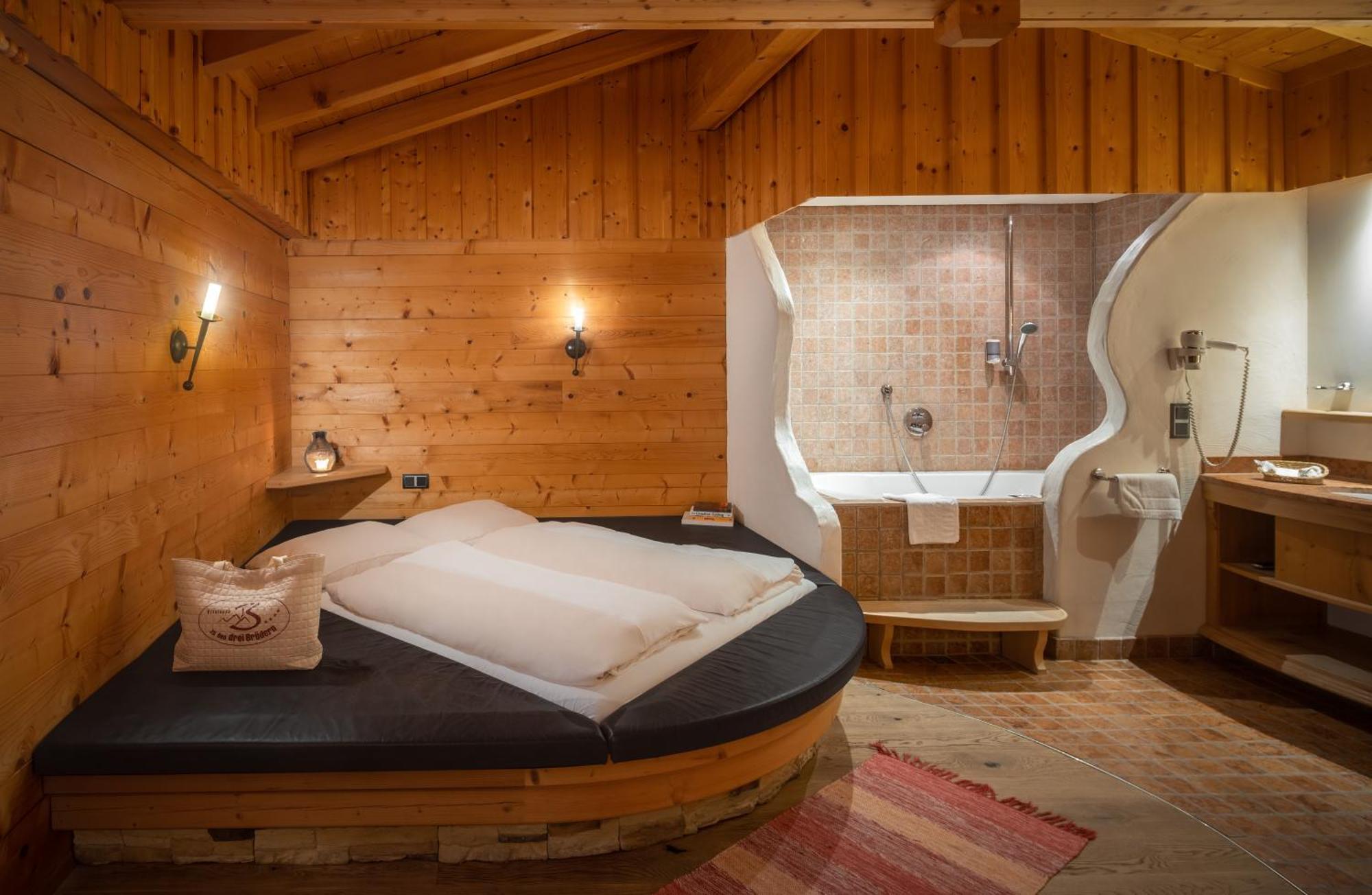 Hotel Vitaloase Zu Den Drei Bruedern Unken Bagian luar foto